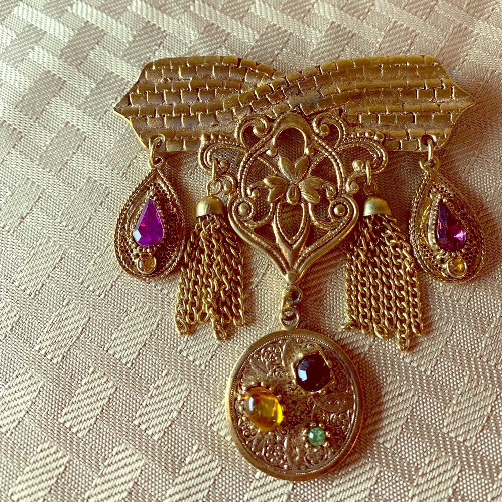 Vintage Golden Tone Fashion Brooch